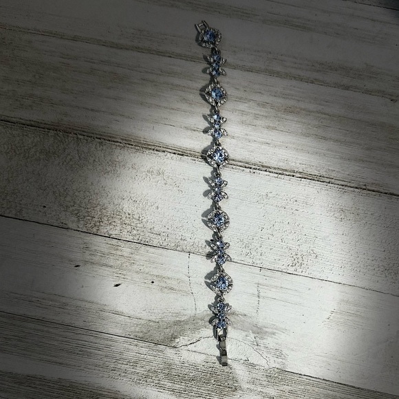 Givenchy Blue crystal flex bracelet - Picture 4 of 4